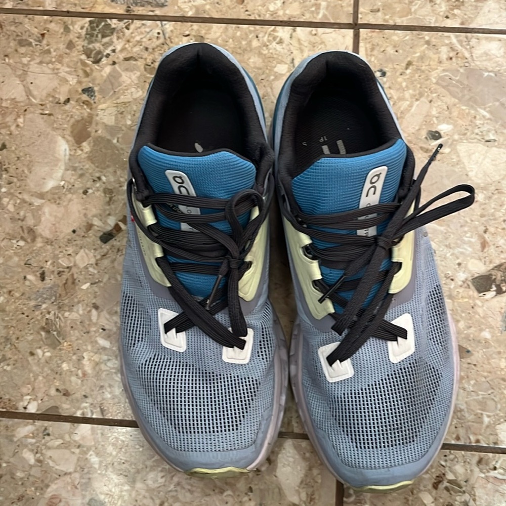 Good condition On cloud Helion